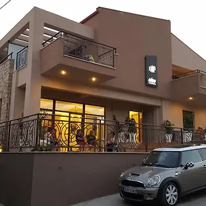https://aloe-hotel.hotelschalkidiki.net